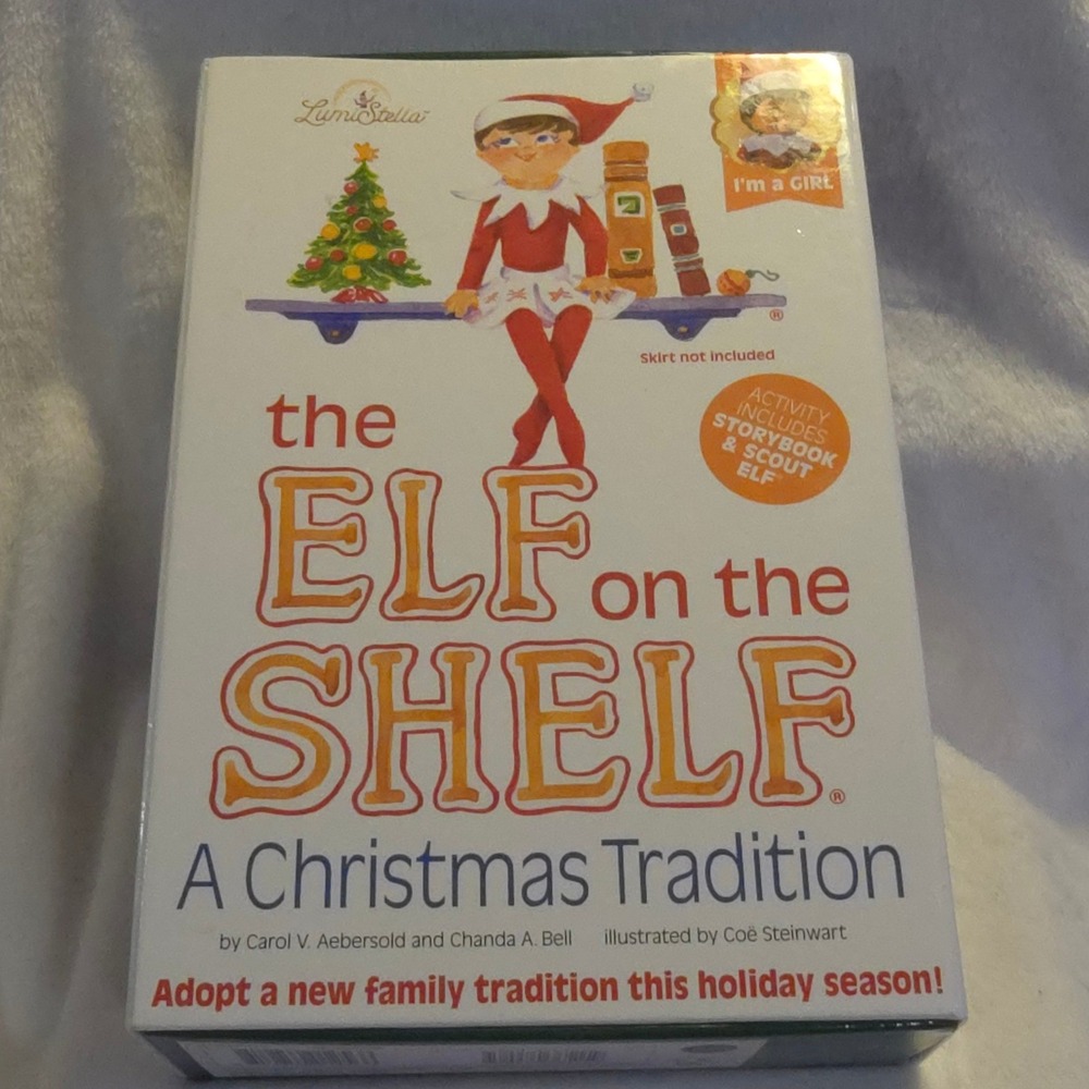 Elf on the Shelf Christmas Tradition Girl Brown Eyed Elf & Book Set NWOT